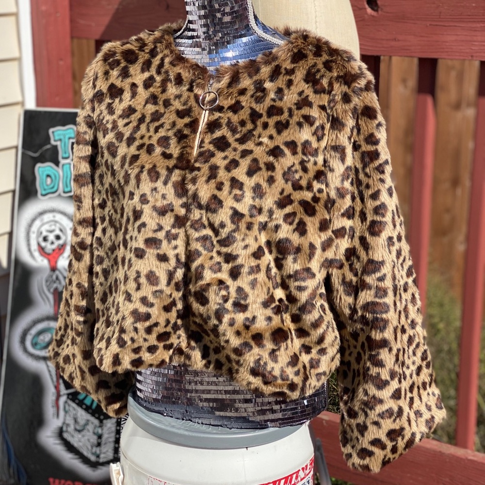 Fashion nova leopard faux fur new with tags so comfy!